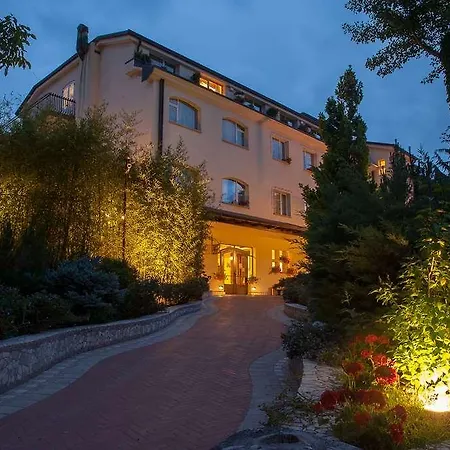 La Primula Hotel