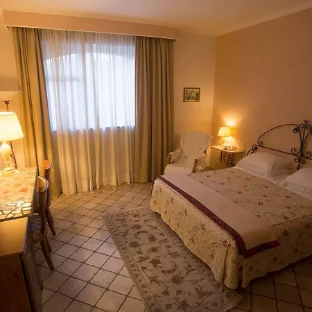La Primula Hotel