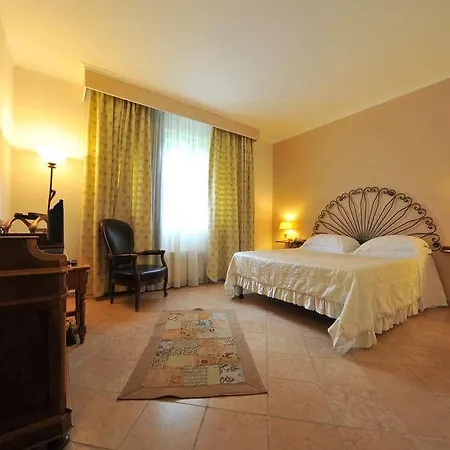 La Primula Hotel *